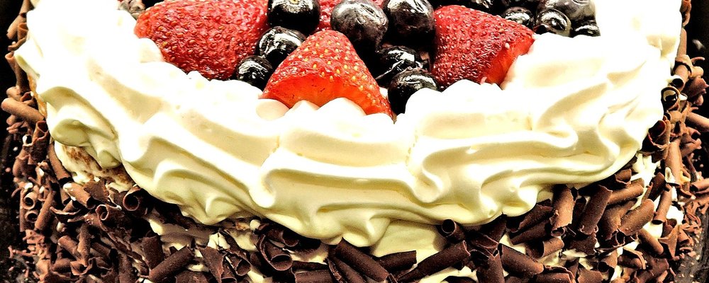 cake chocolate strawberry.jpg
